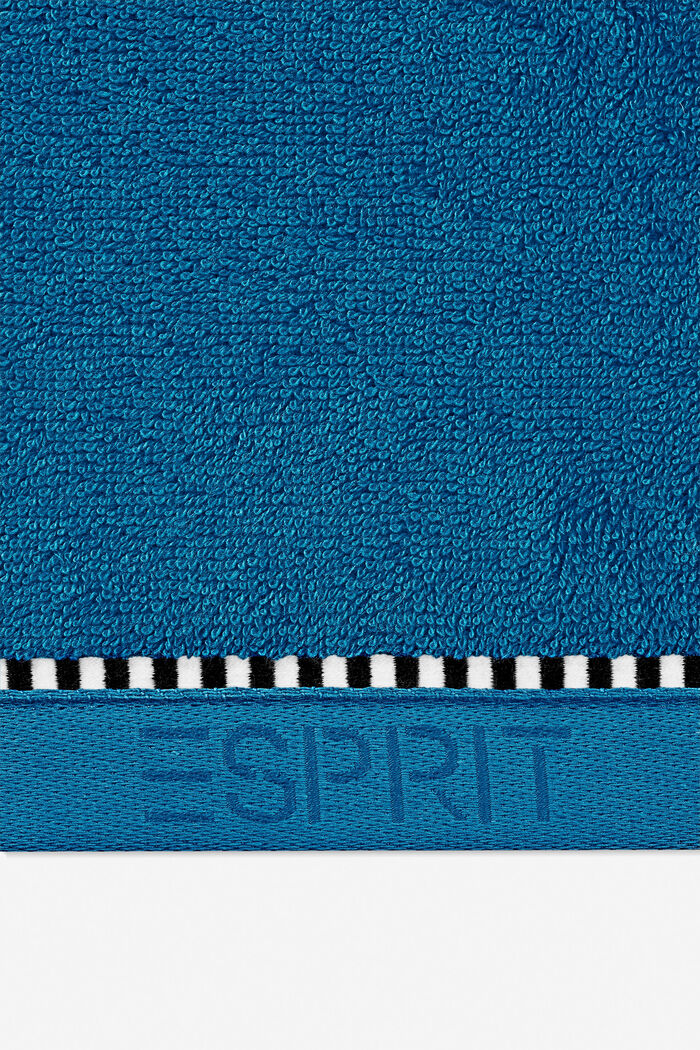 À teneur en TENCEL™ : la collection de serviettes en tissu éponge, OCEAN BLUE, detail image number 1