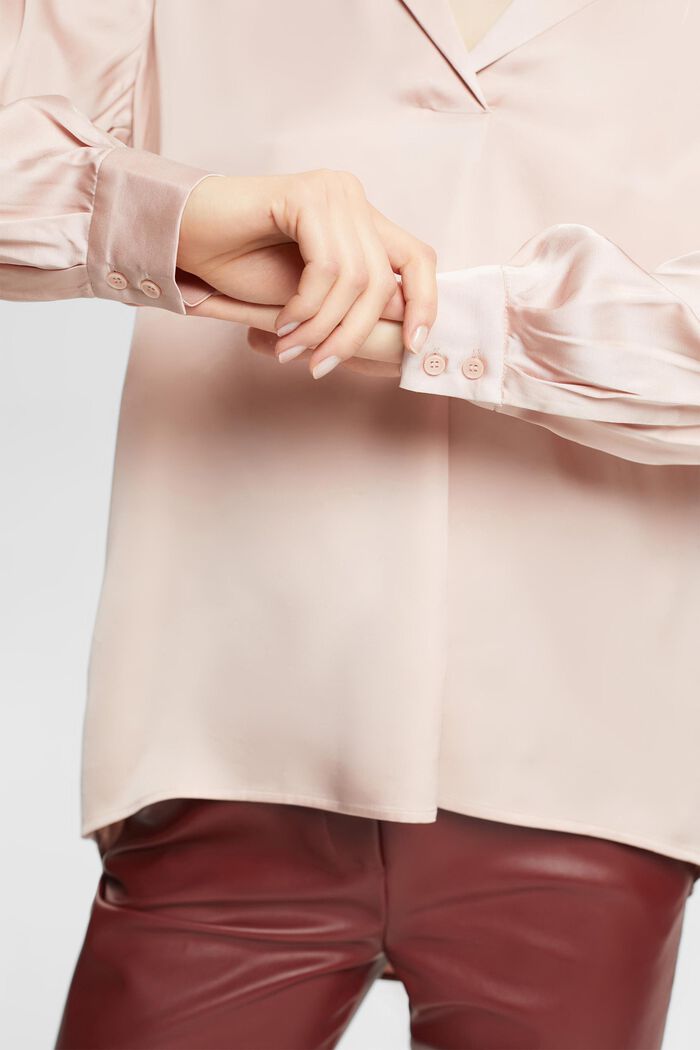 Satijnen blouse met reverskraag, LENZING™ ECOVERO™, NUDE, detail image number 2