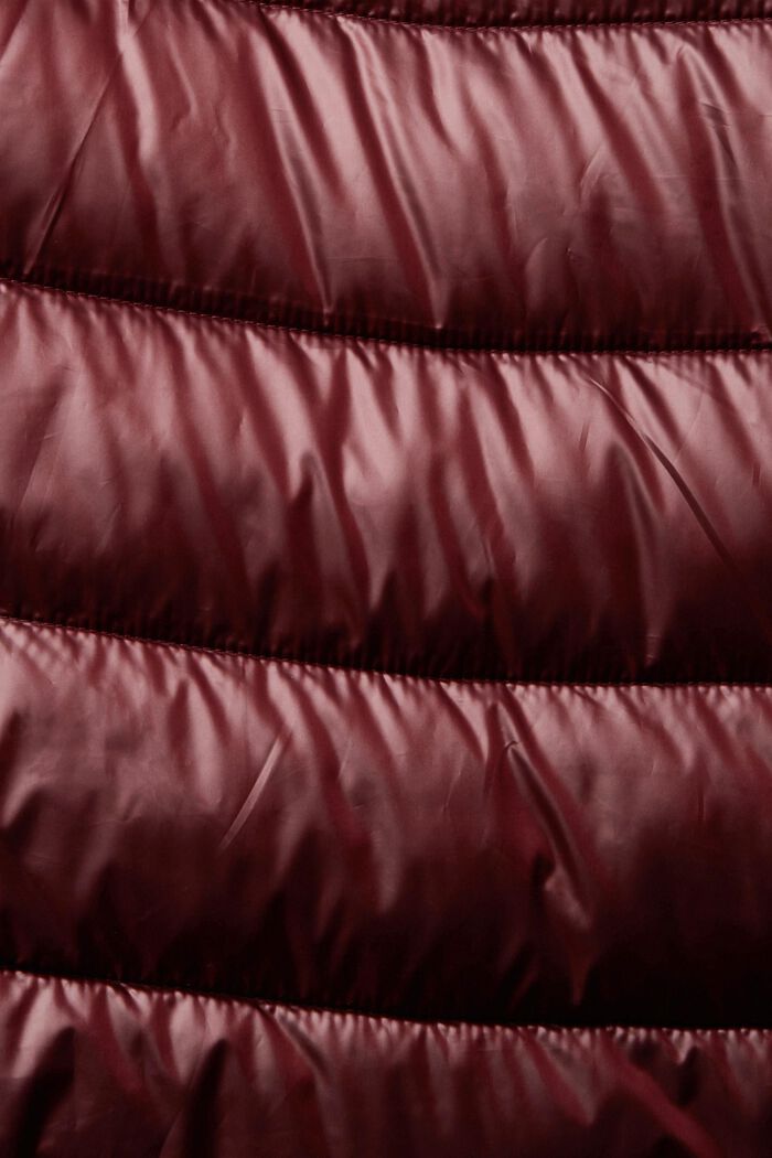 Gewatteerde mantel met afneembare capuchon met tunnelkoord, BORDEAUX RED, detail image number 1