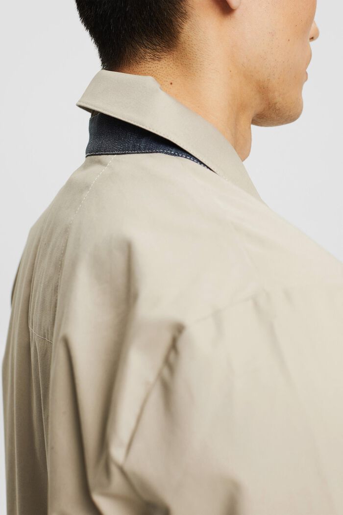 Gerecycled: dunne jas met liggende kraag, LIGHT BEIGE, detail image number 2