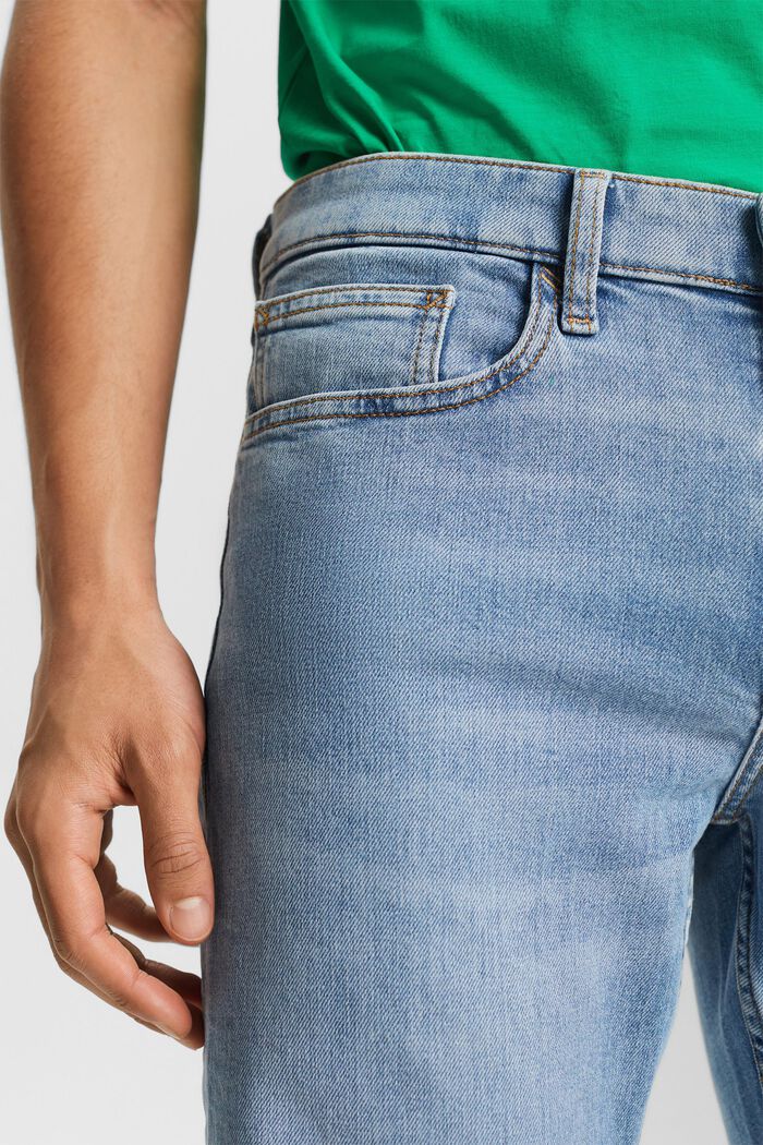 Tapered jeans met slim fit en middelhoge band, BLUE LIGHT WASHED, detail image number 4
