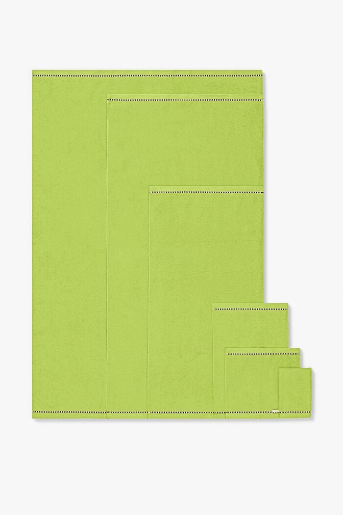 À teneur en TENCEL™ : la collection de serviettes en tissu éponge, APPLE GREEN, detail image number 0