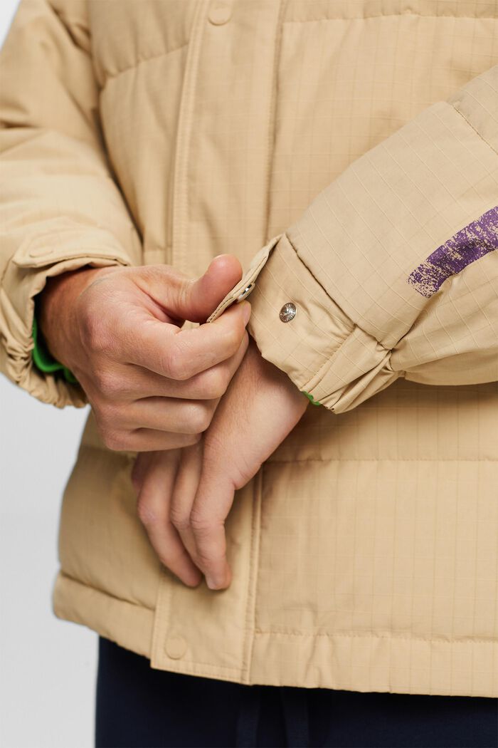 Gewatteerde jas met logo, SAND, detail image number 3