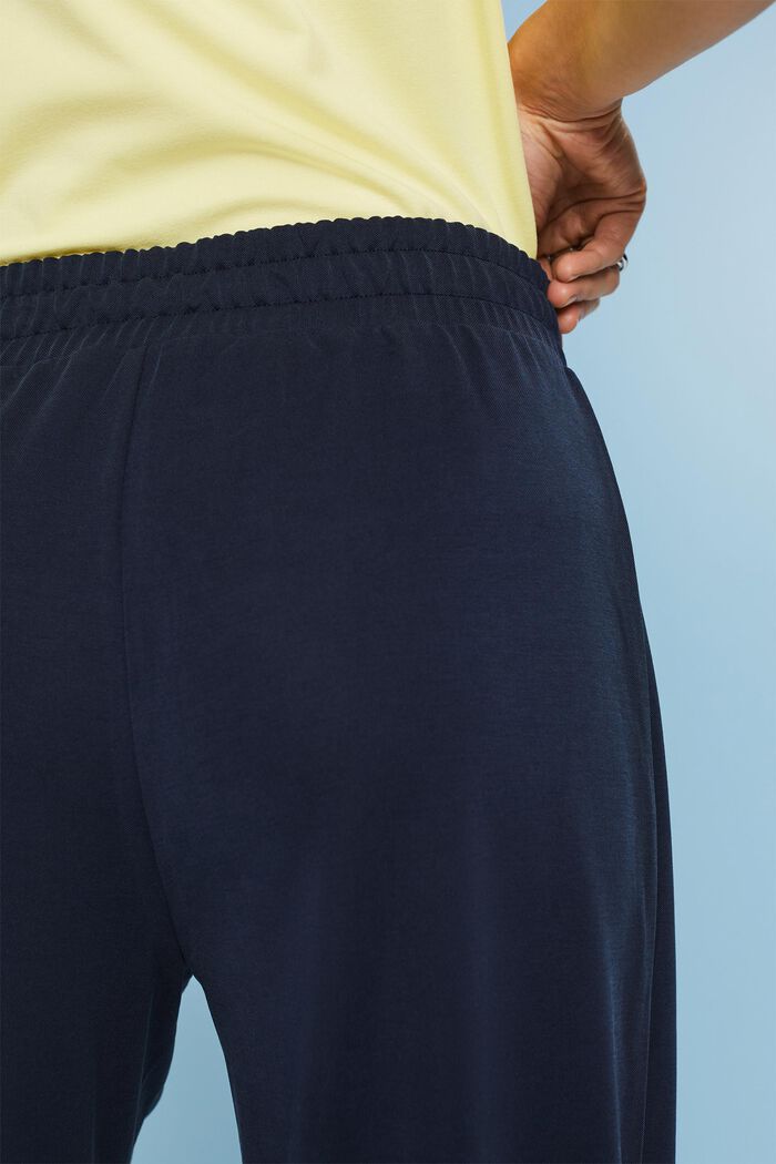 Pull-on broek met wijde pijpen en permanente vouw, NAVY, detail image number 3