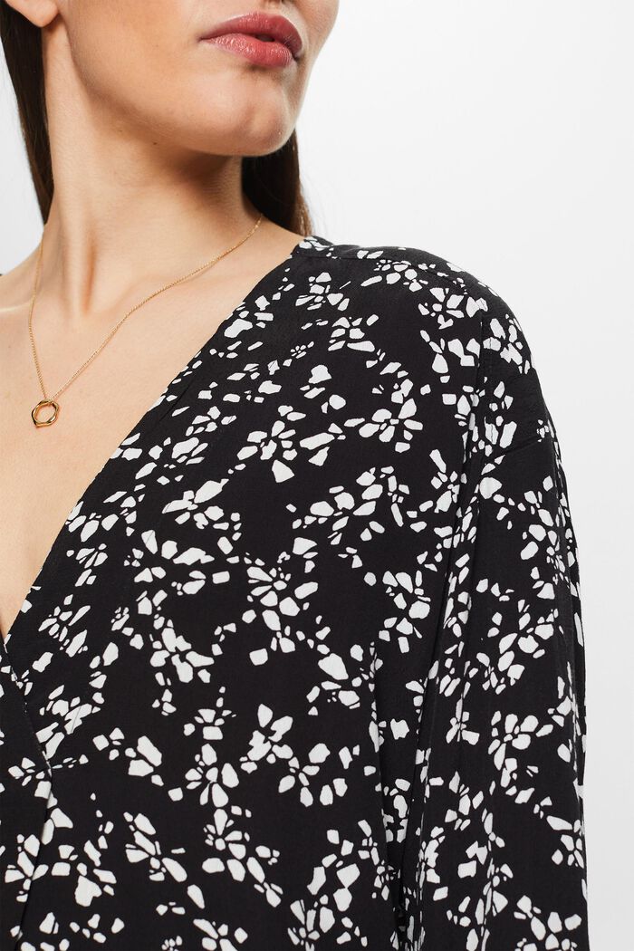 Crêpe blouse met V-hals en print, NEW BLACK, detail image number 2