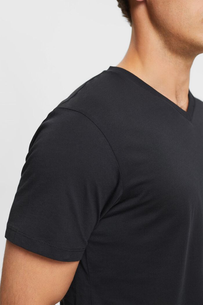 T-shirt à encolure en V en coton durable, BLACK, detail image number 0