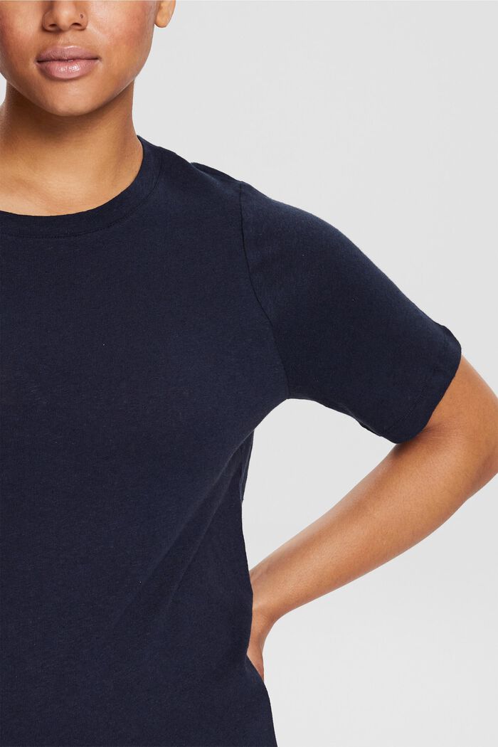 Modèle CURVY à teneur en lin : t-shirt basique, NAVY, detail image number 0
