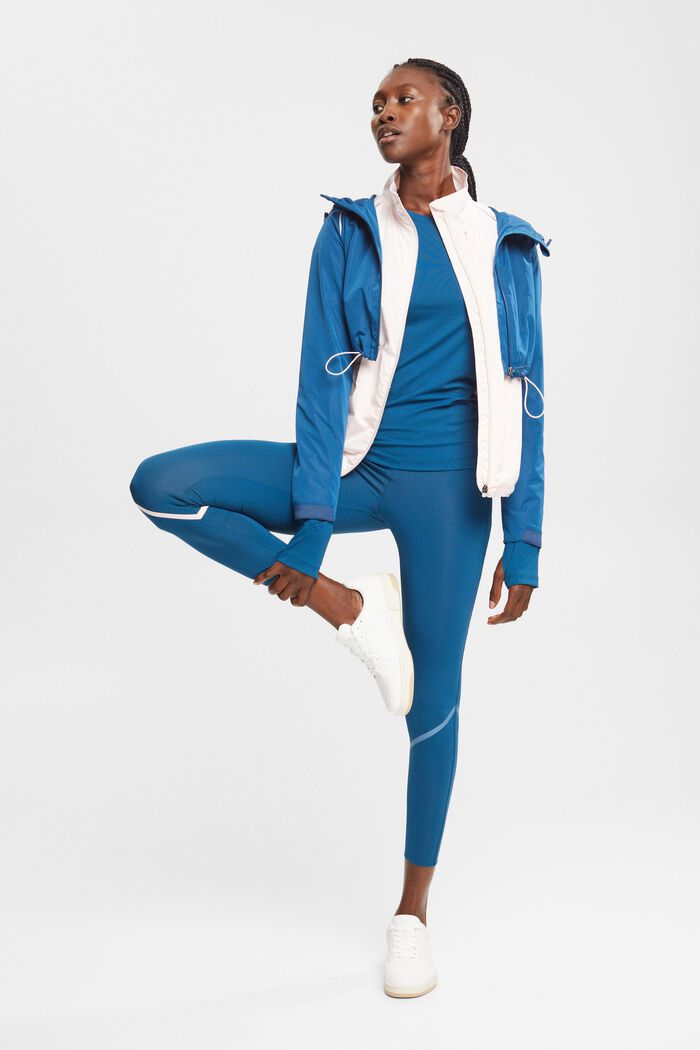 En matière recyclée : la veste de sport 2 en 1, PETROL BLUE, detail image number 0