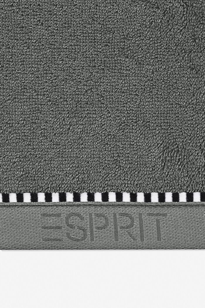 À teneur en TENCEL™ : la collection de serviettes en tissu éponge, ANTHRACITE, detail image number 1