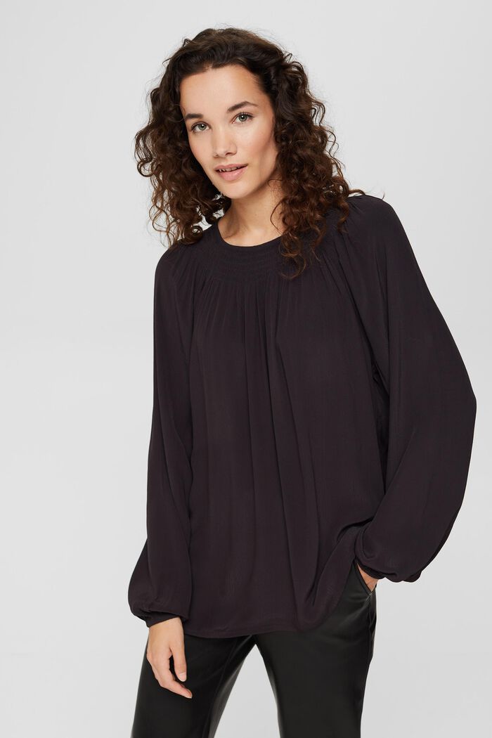 Gesmokte crêpe blouse van LENZING™ ECOVERO™, BLACK, detail image number 0
